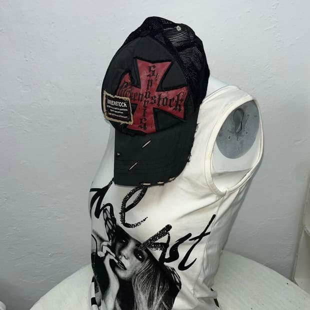 Y2K 레드 크로스 볼캡