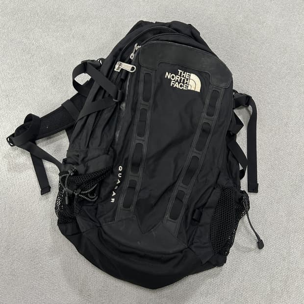 노스페이스 콰사 블랙 백팩