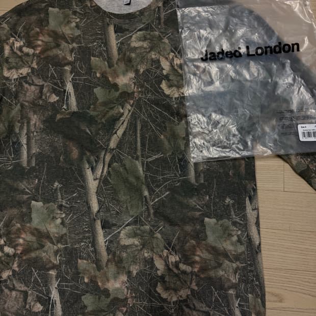 Jaded london 롱슬리브