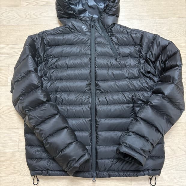 산산기어 25fw 경량패딩 블랙 2사이즈