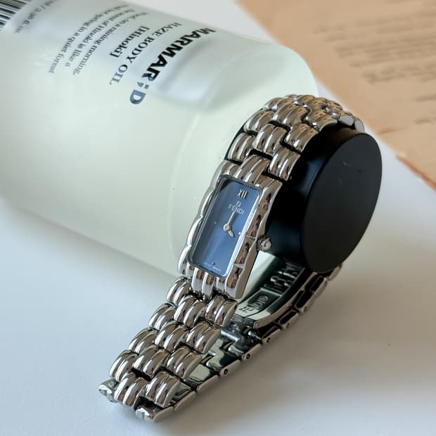 펜디 스퀘어 브레이슬릿 시계