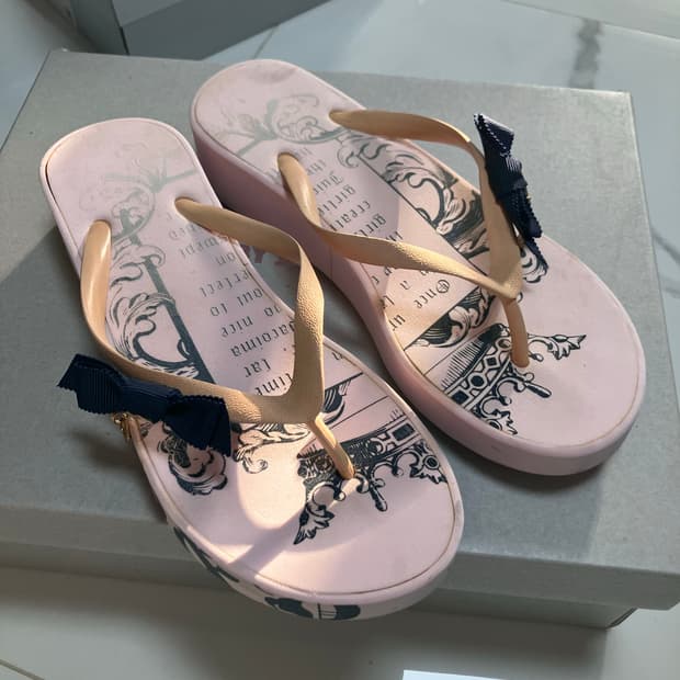 레어템 쥬시 꾸뛰르 Y2K 웨지힐 통굽 연핑크 샌들 쪼리 6.5