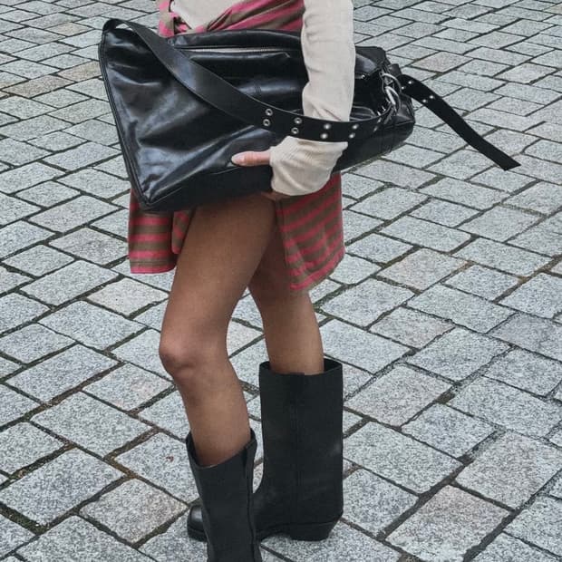 자라 메탈 아일렛 맥시 버킷백