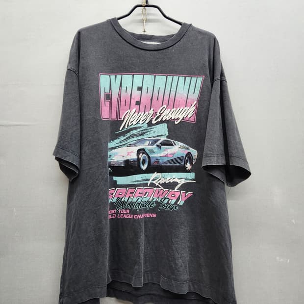 에잇세컨즈 피그먼트 워싱 사이버펑크 그래픽 반팔 L(XL)