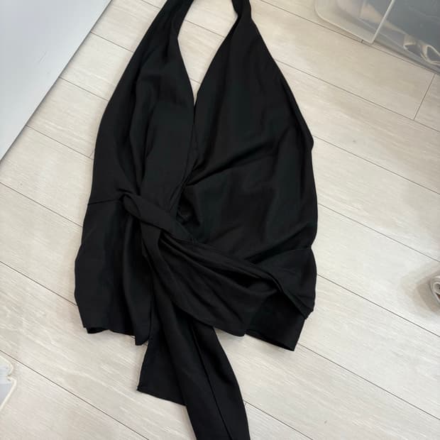 자라 꼬임 드레이프 터틀넥 (새상품)