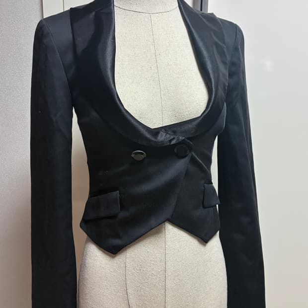 아르마니 익스체인지 슬림 크롭 블레이저