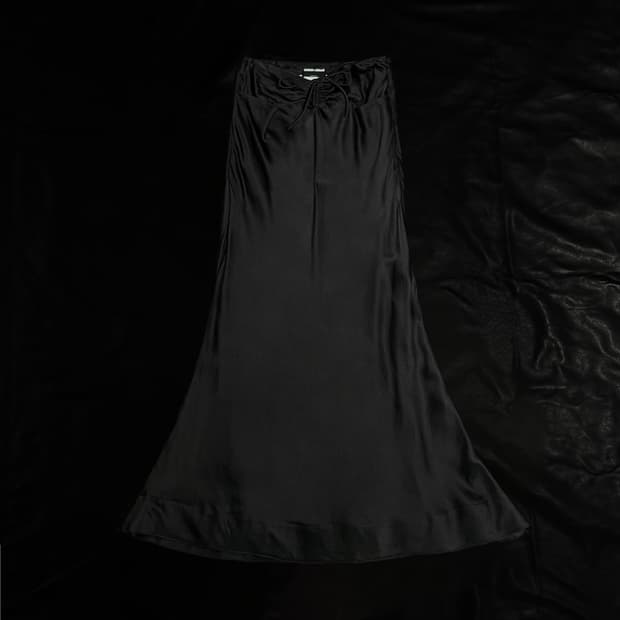 조르지오 아르마니 실크 블랙스커트
