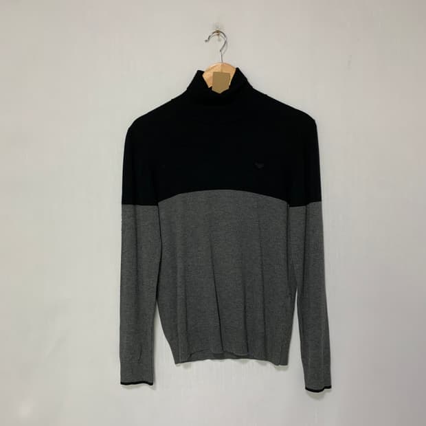 엠포리오 아르마니 블랙 그레이 배색 모크넥 긴팔 니트 여성