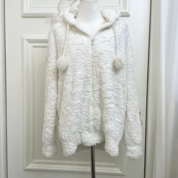 snow white lovely fur hoodie-zip(size-L)