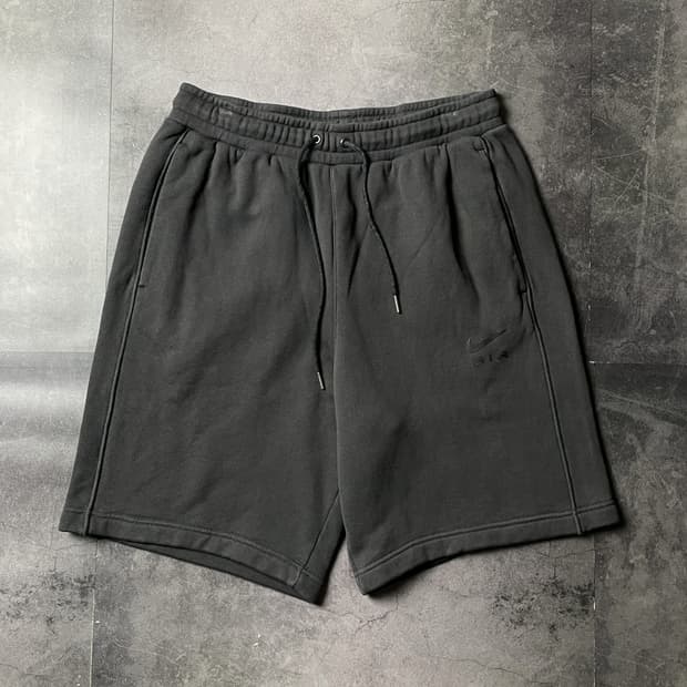 NIKE 나이키 블랙 스웨트 밴딩 하프팬츠 A01243