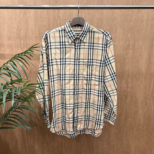 버버리 코튼 긴팔 셔츠 노바 체크 패턴 디테일 레귤러핏 베이지