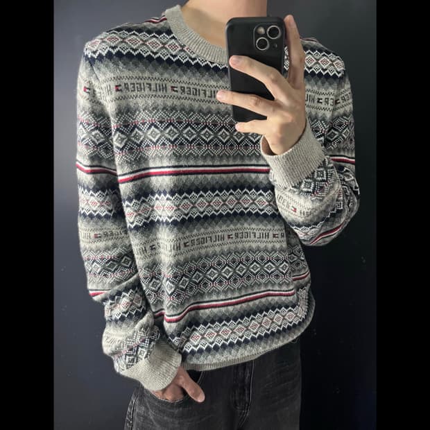 TOMMY HILFIGER 니트