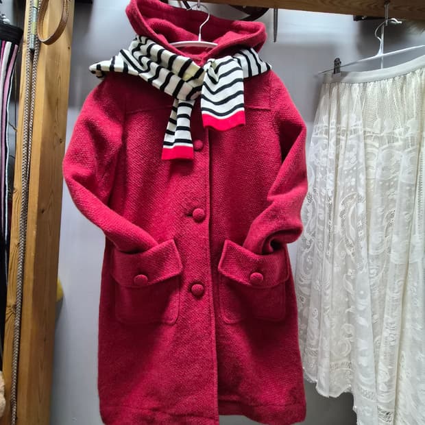 라코스테 레드후드코트