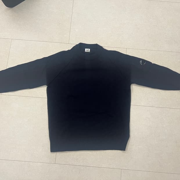 CP컴퍼니 니트 54사이즈 판매