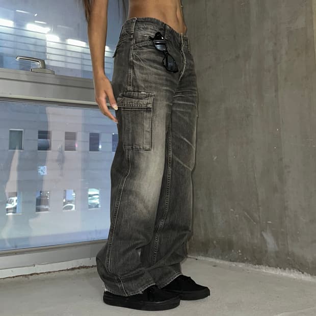 Whashing cargo demin pants