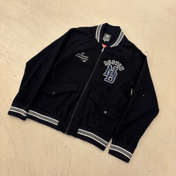 뉴발란스 보스턴 패치로고 바시티 자켓