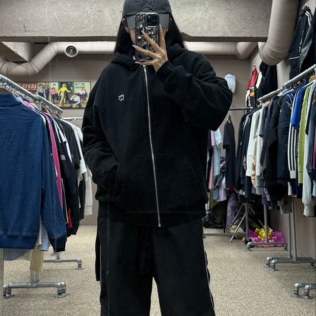 위캔더스 블랙 퀼팅 후드집업 S73