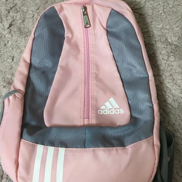 아디다스 연핑크 백팩