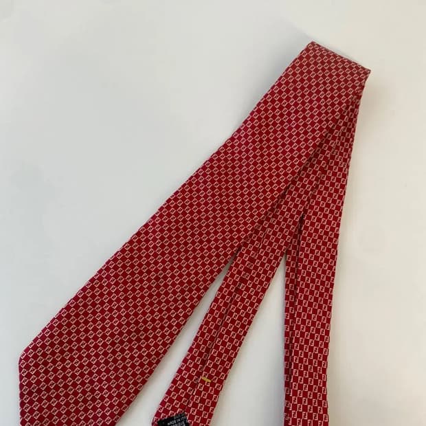 팬디 FF 로고 패턴 레드 실크 넥타이
