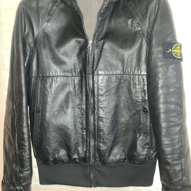 스톤아일랜드 cast metal 소가죽 후드점퍼(M-L)