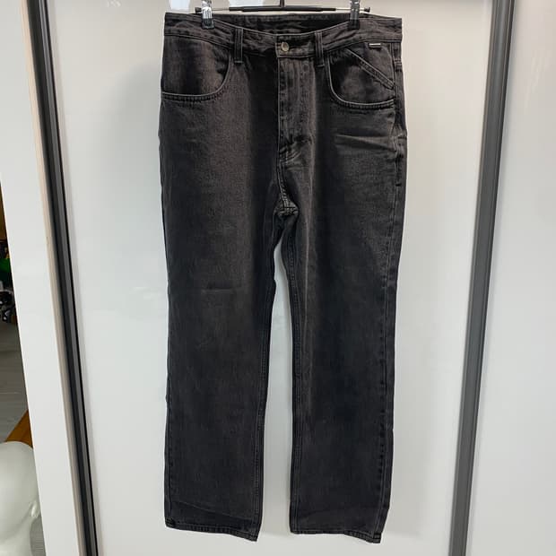 디스이즈네버댓 이지 진 M