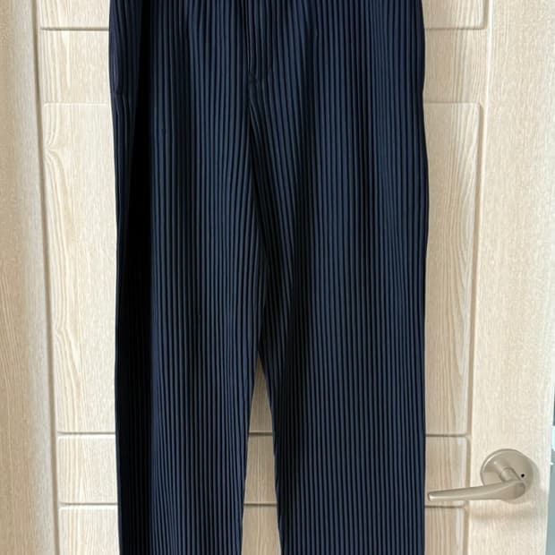 옴므플리세 스트레이트 팬츠 JF450