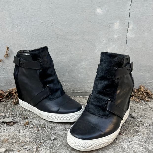 Dkny 송치 버클 웨지힐