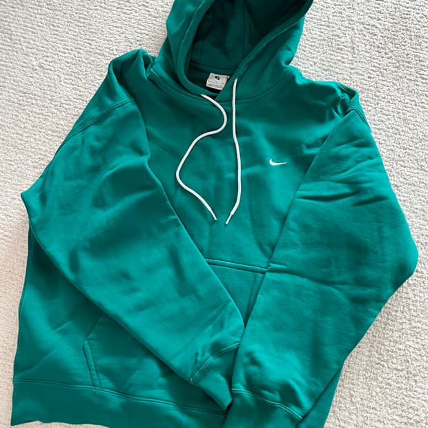 나이키 솔로 스우시 플리스 후드 그린