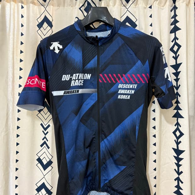 데상트 2025 듀애슬론 져지