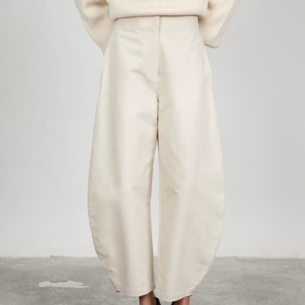 Amomento Women Curved Leg Pants