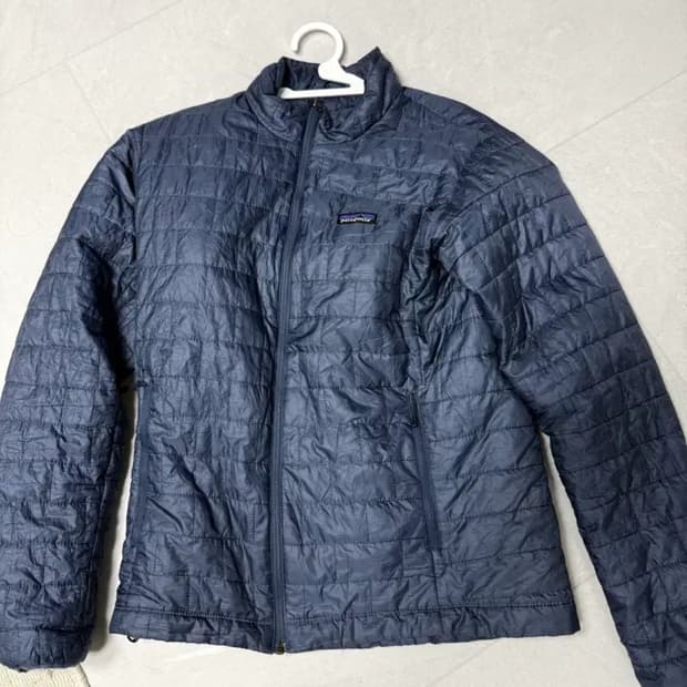 파타고니아 나노퍼프 M 사이즈  이번에 새로 38만원인가인데 좋은가격에 