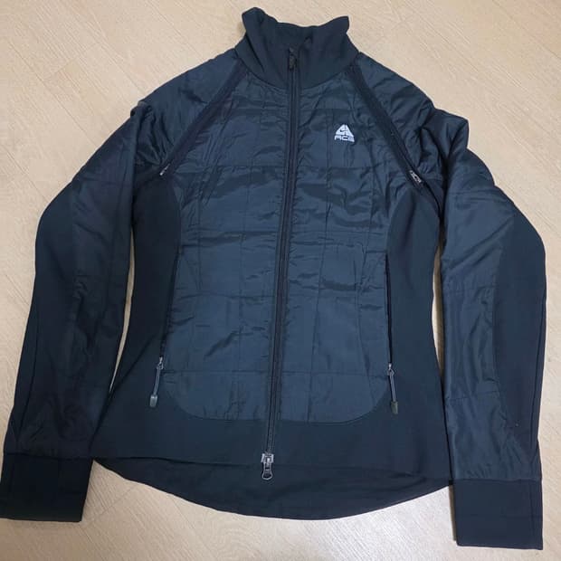 나이키 ACG 여성 경량패딩 자켓 블랙 XS