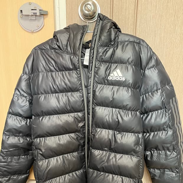 아디다스 블랙 경량패딩