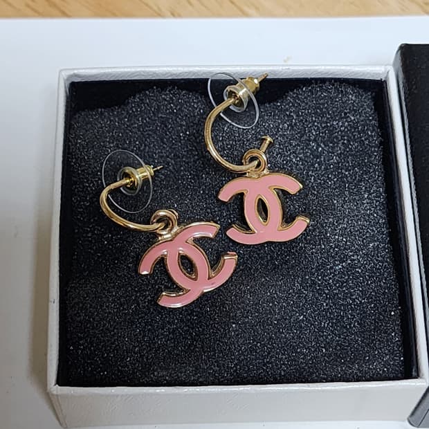 샤넬  CC로고 후프 귀걸이 