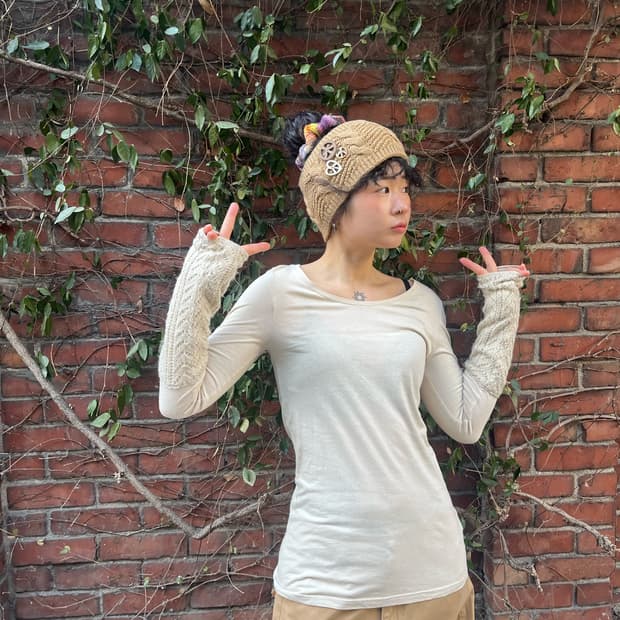 크림 아이보리 소매 니트 롱슬리브