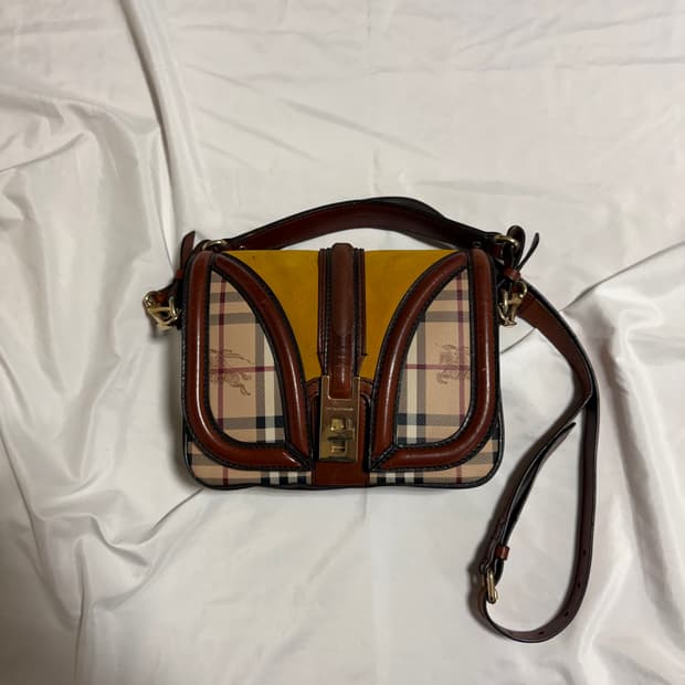 [OS] 버버리 헤이마켓 체크 캔버스 브릭필드 크로스바디백