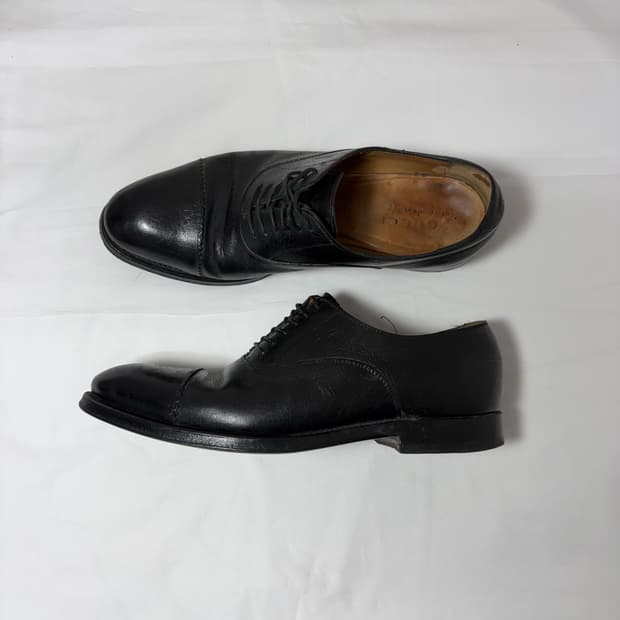 구찌 스크립트 로고 캡토 더비 슈즈