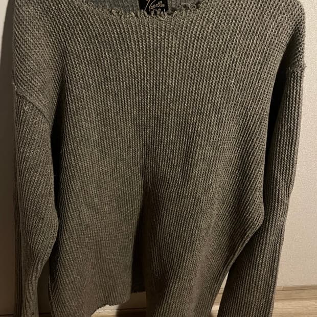 니들스 컷오프 보트넥 니트