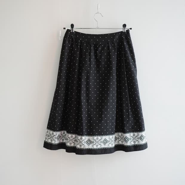 콤싸이즘 Comme ca ism dot skirt