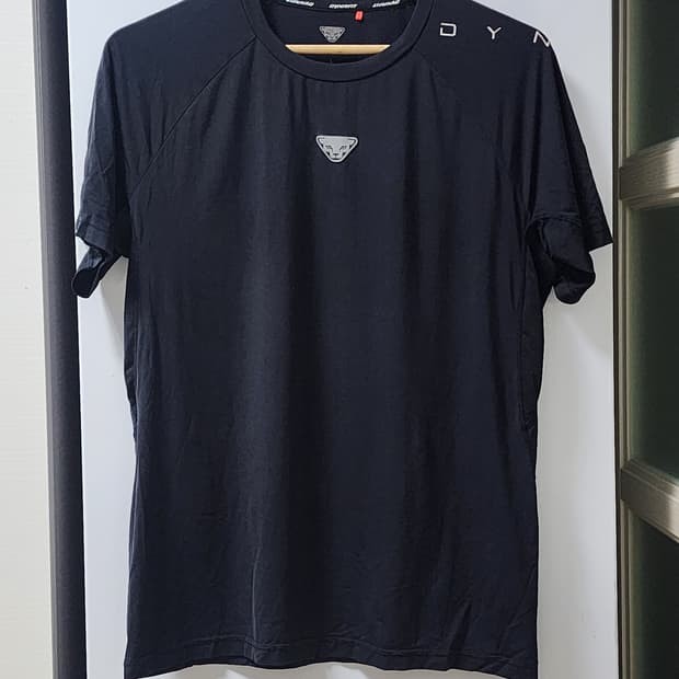 다이나핏 검정 반팔 티셔츠 L (100)