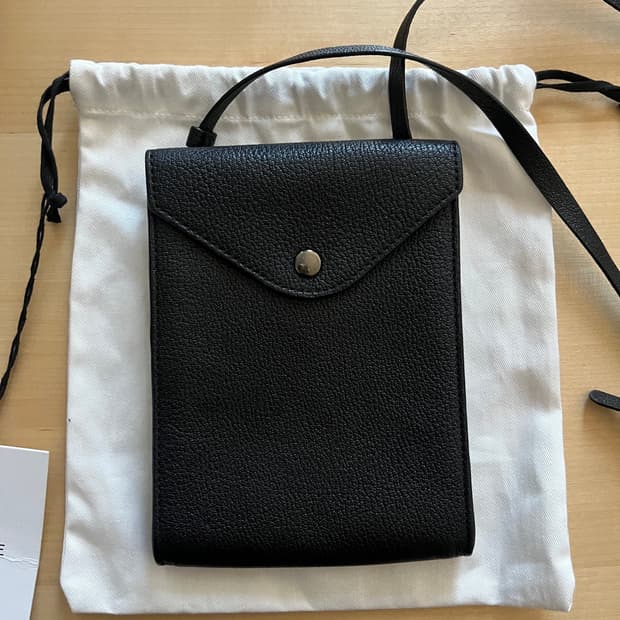 르메르 엔벨롭 스트랩 블랙 envelope