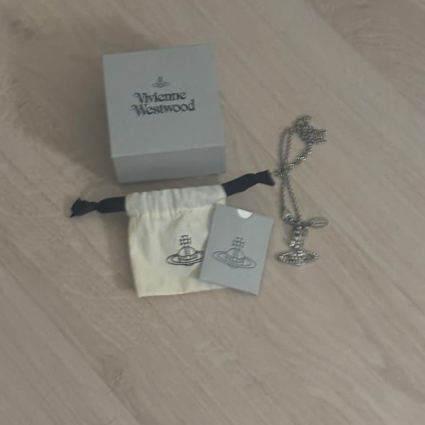 비비안웨스트우드 목걸이