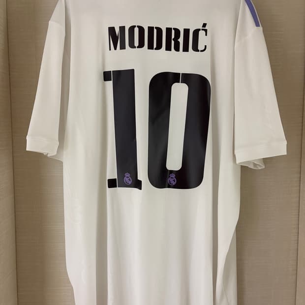 22-23 레알마드리드 홈 모드리치 레전드 유니폼