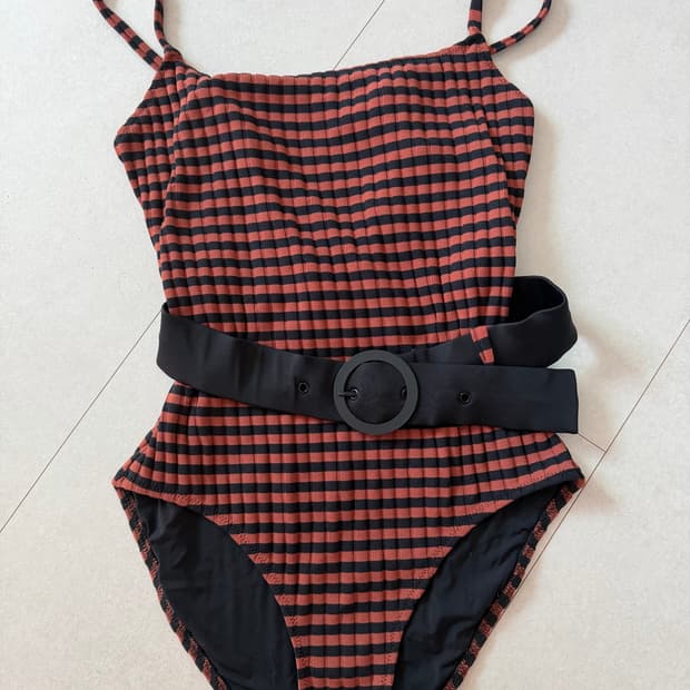 solid & striped nina belted swimsuit