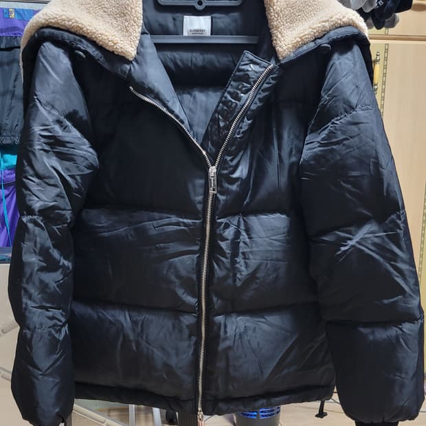 버버리 에코닐 패딩 S