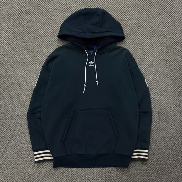 아디다스 센터로고 후드티 v2793