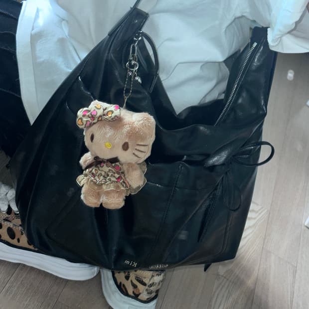 마뗑킴 포켓 셔링 리본 빅 백 블랙