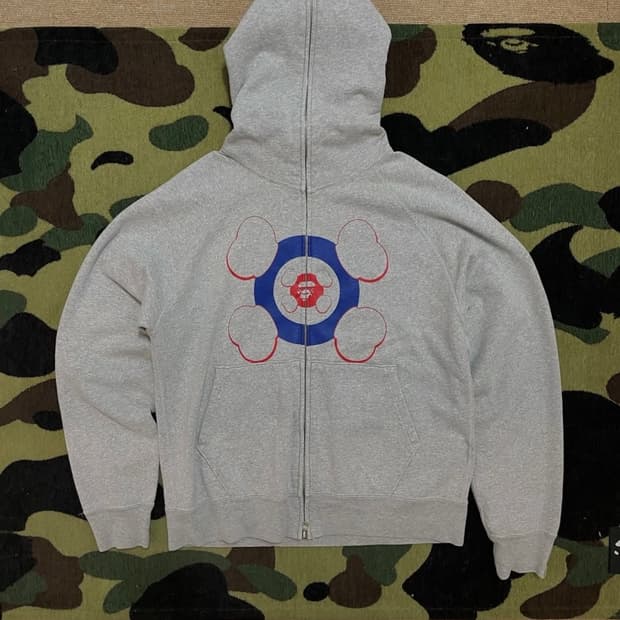 OG 베이프 X KAWS 본즈 집업