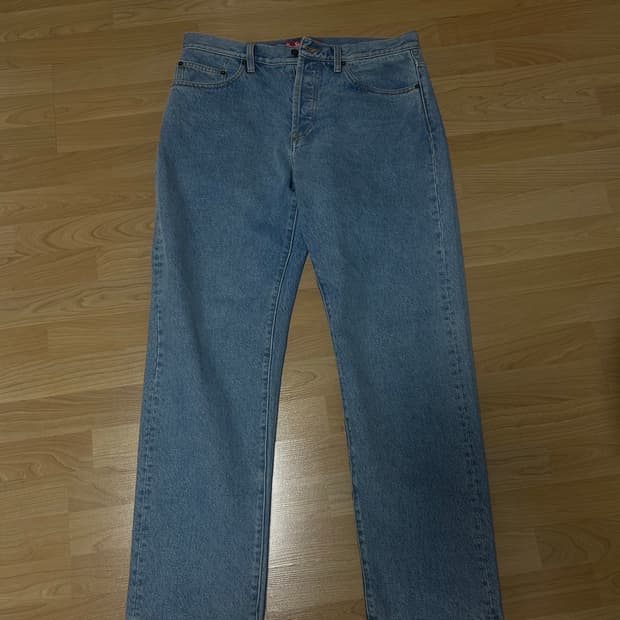 슈프림 레귤러 진 32사이즈 