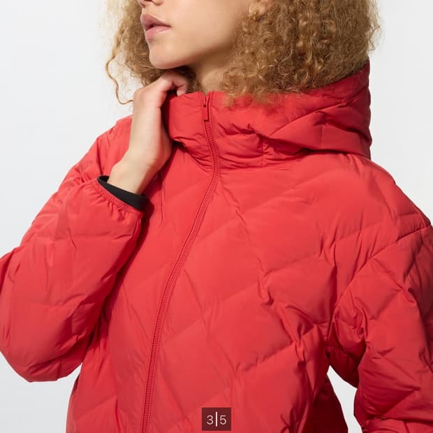 유니클로 퍼프테크 후드 경량패딩 레드